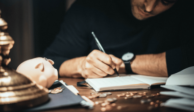 Flipping Books for Profit: How to Start Selling Textbooks to Amazon